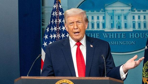 Trump’tan Umman’a Hürmüz Boğazı tehdidi! 'Yolumuza çıkarlarsa ağır şekilde bombalarız')