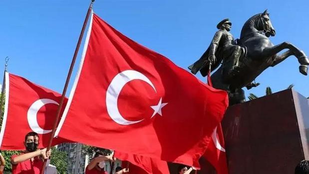 30 Ağustos Zafer Bayramı! Siyasilerden peş peşe kutlama mesajları)