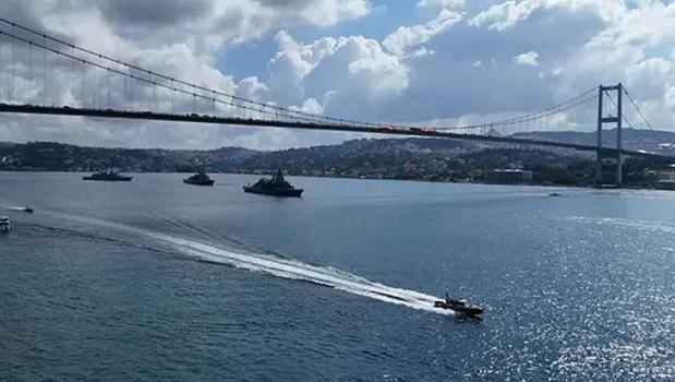 Deniz Kuvvetleri Komutanlığı'na bağlı 15 gemi İstanbul Boğazı'nda!)