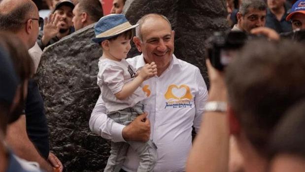 Paşinyan Bişkek’te sabah sporunu aksatmadı! 31 kilometrelik bisiklet yolculuğu)