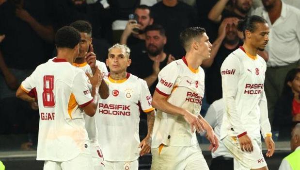 Galatasaray maçındaki penaltı doğru mu? Eski hakemler değerlendirdi)