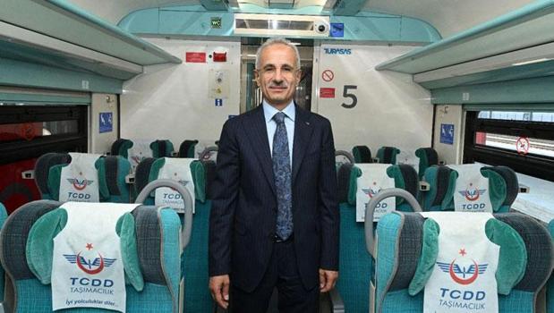 Bakan Uraloğlu duyurdu: Bilet bulamayan yolcu ‘yer açıldı' bildirimiyle haberdar olacak)