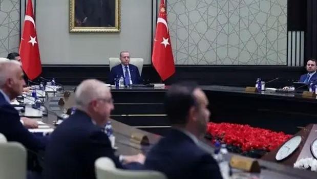 Cumhurbaşkanı Erdoğan başkanlığındaki kabine toplantısı başladı)