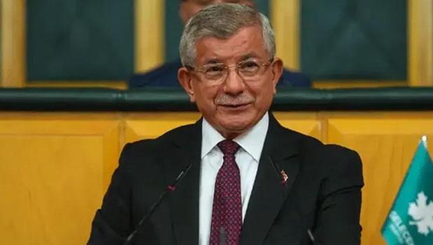Ahmet Davutoğlu ifade vermek üzere adliyede)