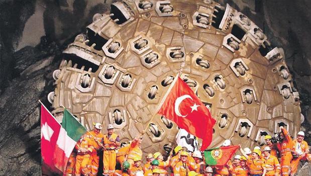 11 yıldır dünyanın ilk 50 müteahhidi arasında)
