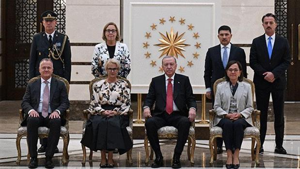 Büyükelçilerden Cumhurbaşkanı Erdoğan'a güven mektubu)