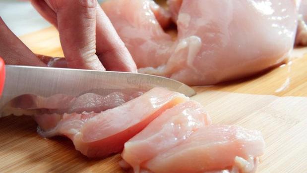 USDA verileri gerçeği ortaya çıkardı! Tavuğun açık ara en sağlıklı kısmı burasıymış)