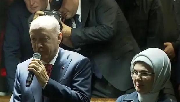 Cumhurbaşkanı Erdoğan baba ocağı Güneysu'da vatandaşlarla bir araya geldi)