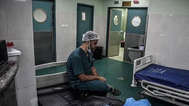 Gazze'de yurt dışında tedavi olmayı bekleyen 22 bin hasta var)