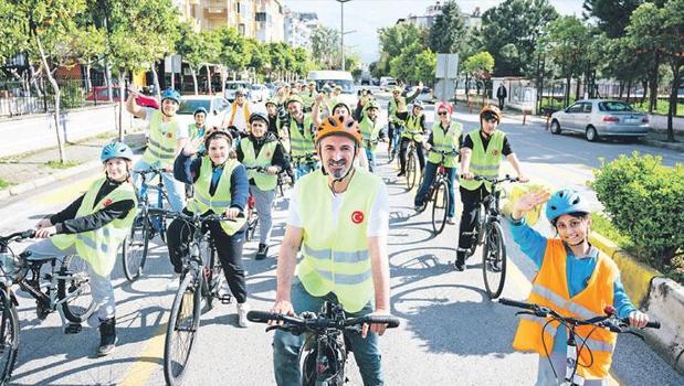 Bir bisikletle değişen okul)