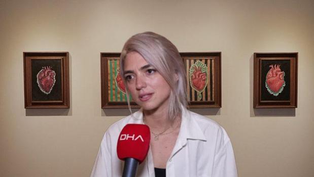 Seda Gazioğlu’nun ‘Sanatçıyı Beslemeyiniz’ sergisi sanatseverlerle buluştu)