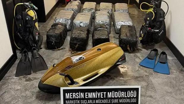 Mersin Limanı'na gelen bir gemiden 350 kilo kokain çıktı)