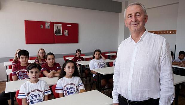 Öğretmenlerin kâbusu bu okulda gerçek oldu: Tam 26 ikiz bir arada!)