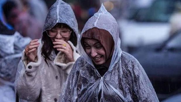 Meteoroloji ve AKOM peş peşe uyardı! 4 kentte sarı alarm: İstanbul dahil sağanak geliyor)
