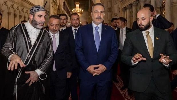 Bakan Fidan: Suriye'nin yanında olmayı sürdüreceğiz)