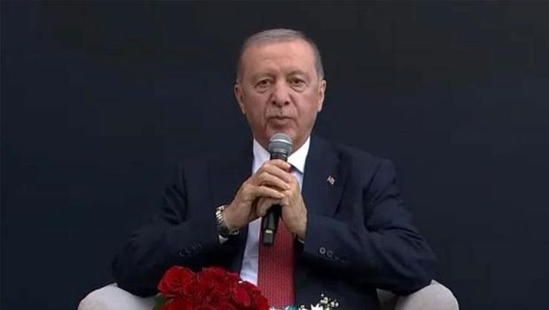 Cumhurbaşkanı Erdoğan, gençlerle buluştu)