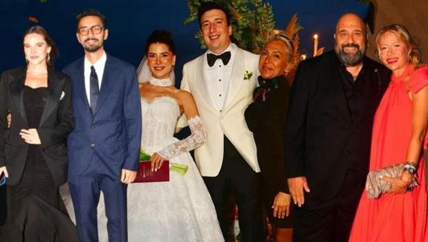 Celal Can Algül lise aşkıyla evlendi! Ünlü isimler düğüne akın etti)