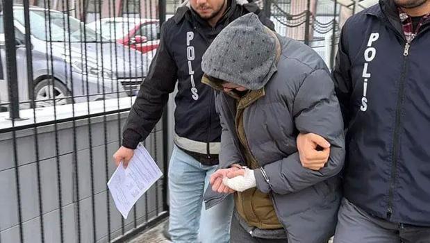 Üvey babasını bıçaklayarak öldürmüştü! İfadesi ortaya çıktı: 'Amacım annemi korumaktı')