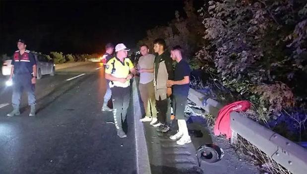 Manisa’da korkunç motosiklet kazası! 1’i ağır 3 yaralı)