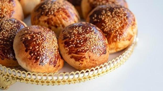 Pastanelerin yıllardır sakladığı o sır çözüldü: Tel tel ayrılan ipek dokulu poğaça tarifi!)