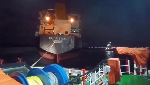 Çanakkale Boğazı'nda arızalanan 'Baltic Star' isimli tanker güvenli bölgeye demirletildi)