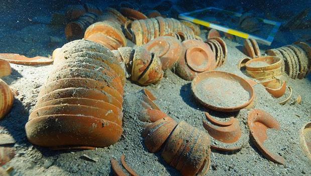 Akdeniz'den 2100 yıllık sofra takımı çıktı! Binlerce tabak ve kaseyi koruyan sır)