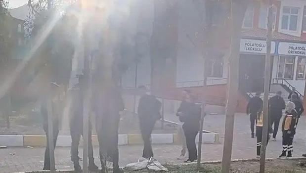 Van’da okulda korku dolu anlar! Kız öğrenci pompalı tüfekle geldi)