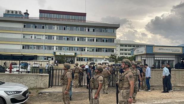 Osmaniye'de lisede korku dolu anlar! Öğretmen, yeğeni tarafından bahçede öldürüldü)