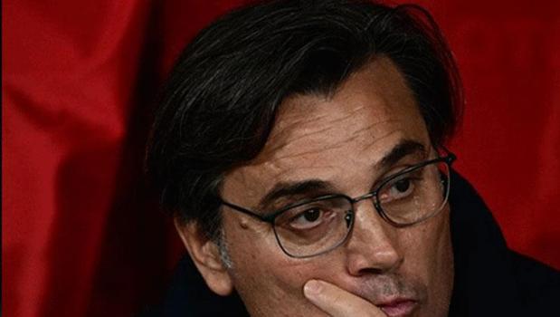 Bursa’da Vincenzo Montella’ya tepki! Tribünlerden istifa tezahüratı)