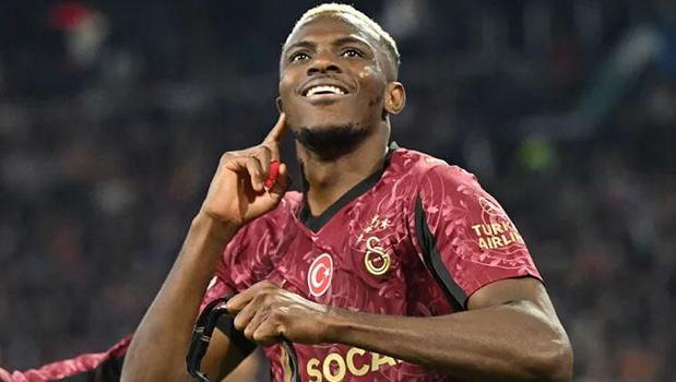Victor Osimhen sahalara dönüyor! İşte formayı giyeceği tarih)