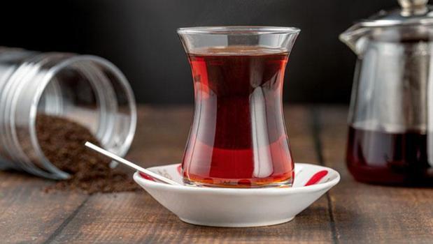 Karadenizliler çayı böyle demliyormuş! Buruk ve ağızda kuruluk bırakan acımsı tadı gideriyor)