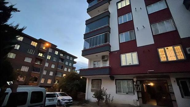 Gaziantep'te aile faciası... Evli çift ve oğulları 2'nci kattan düştü: 1 ölü, 2 yaralı)