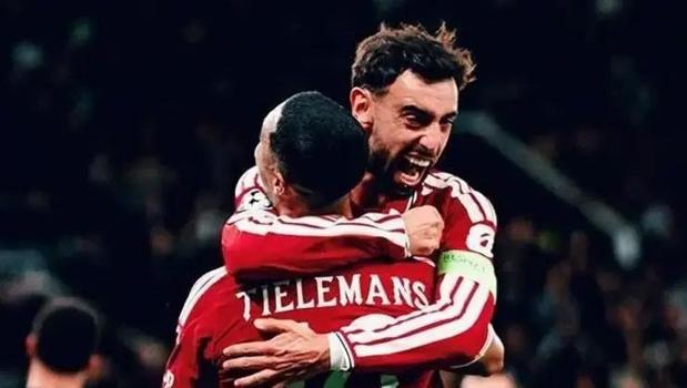 ManU'da kriz! Cimbom adım attı: Fernandes için tarih belli oldu)