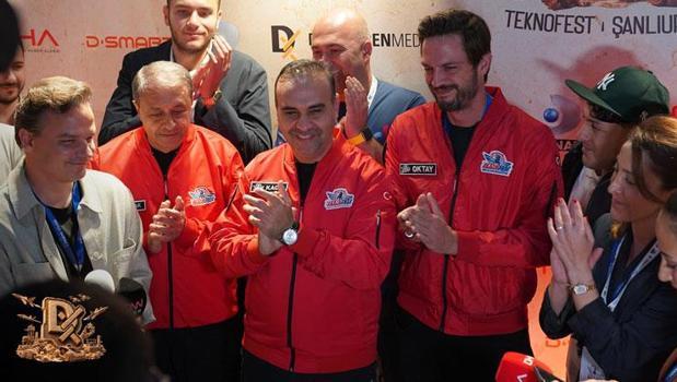 Bakan Kacır, Demirören Medya’yı ziyaret etti: Tarih gelecekle, teknoloji gençlerle buluşuyor!)