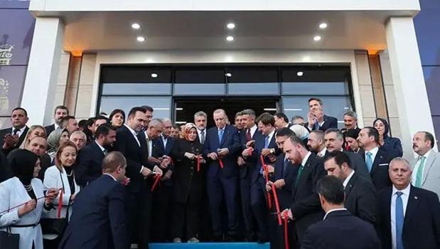 Cumhurbaşkanı Erdoğan, AK Parti Şanlıurfa İl Başkanlığı yeni hizmet binasını açtı)
