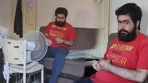 Yıllarca evden çıkmayan telefon bağımlısı gençten itiraf: "Ben artık iflah olmam")