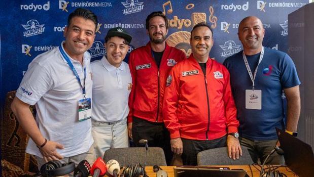 Bakan Kacır Radyo D'de TEKNOFEST'i anlattı)
