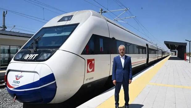 Bakan Uraloğlu müjdeyi verdi: 3 il daha hızlı trenle buluşuyor!)