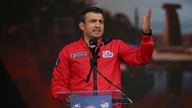 TEKNOFEST'te tarihi rekor! Selçuk Bayraktar: Yapamazsınız diyenlere inat yapıyoruz)