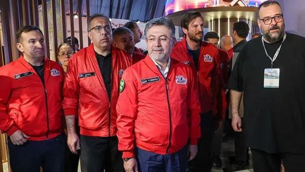 Bakan Yumaklı’dan Demirören Medya’nın TEKNOFEST standına ziyaret)