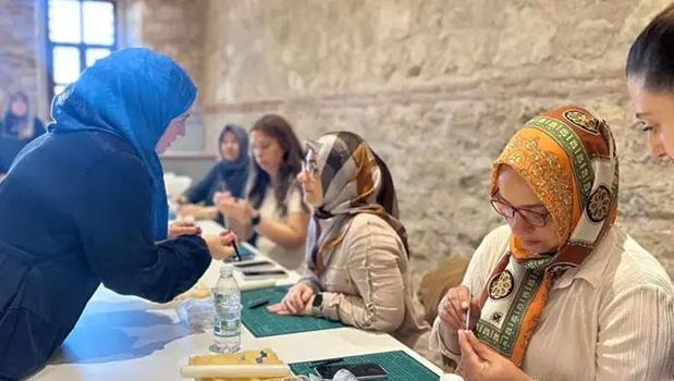 Kültür Yolu Festivali’nde 'esnek soğuk porselen atölyesi' yapıldı)