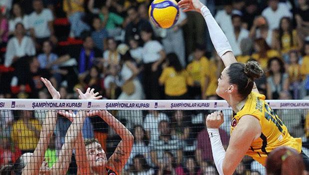 Voleybolda Şampiyonlar Kupasını Eczacıbaşı'nı mağlup eden VakıfBank kazandı)