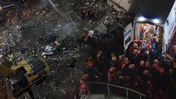 Maltepe’de çöken binadan acı haber! Enkaz altındaki son kişinin de cansız bedenine ulaşıldı: Can kaybı 5’e yükseldi)