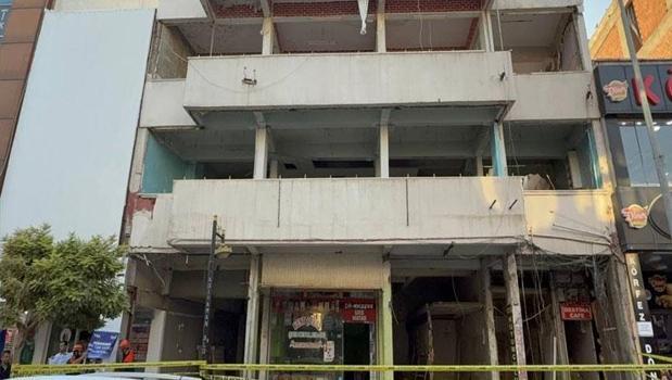 Ağır hasarlı binadan 'ses geldi' ihbarı ekipleri harekete geçirdi)