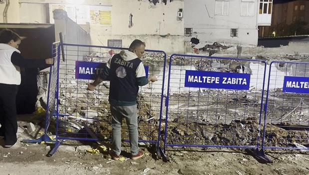 Maltepe’de 5 kişiye mezar olan bina enkazı kaldırıldı)