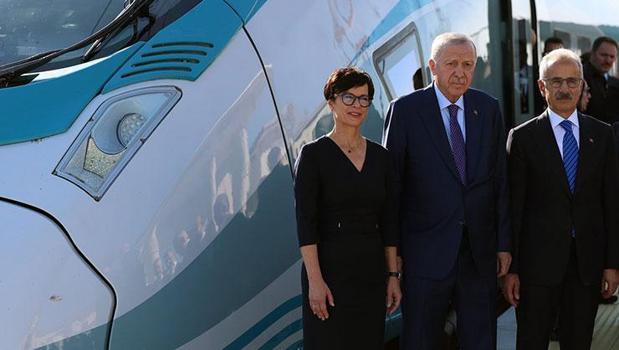 Türkiye’nin en yeni hızlı tren hattı! Çerkezköy-Edirne arası 54 dakikaya düştü)