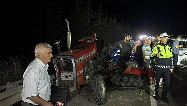 Kütahya'da 4 aracın karıştığı zincirleme kaza! 7 yaralı)