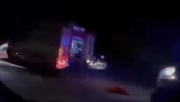 Antalya’da hafif ticari araç uçuruma yuvarlandı: 2 kişi öldü, 4 kişi yaralandı)