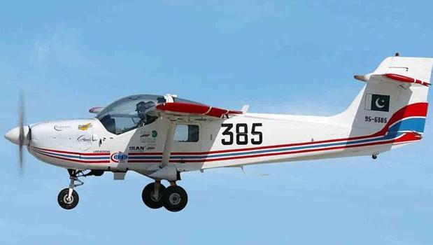 Pakistan'da eğitim uçağı düştü! 2 pilot hayatını kaybetti)