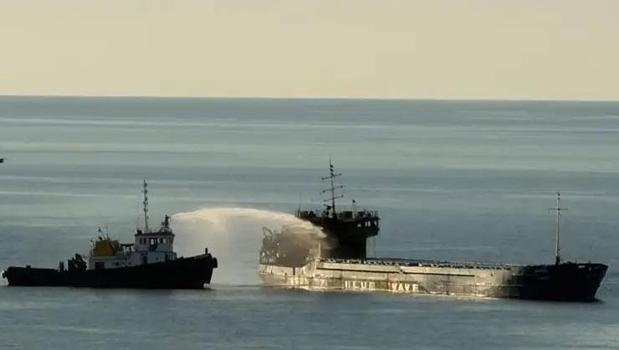 Dron saldırısına uğrayan Rus gemisi Giresun açıklarına sürüklendi)